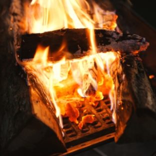 簡単なバーベキューの火起こし方法！特別な器具なしで誰でも出来るやり方