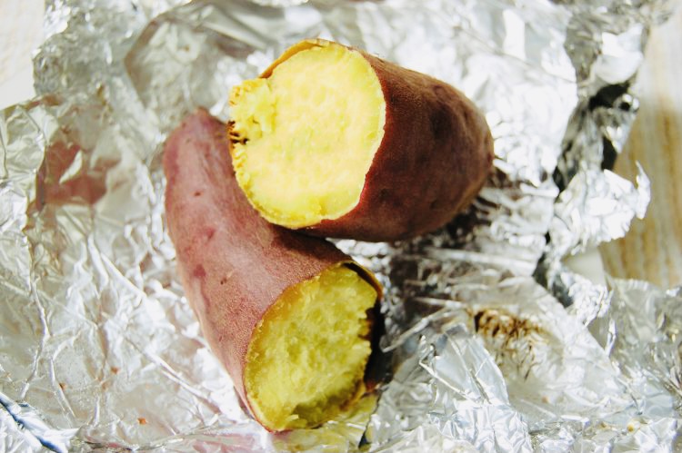 さつまいもは焼き方もアレンジも簡単でバーベキューにおすすめ
